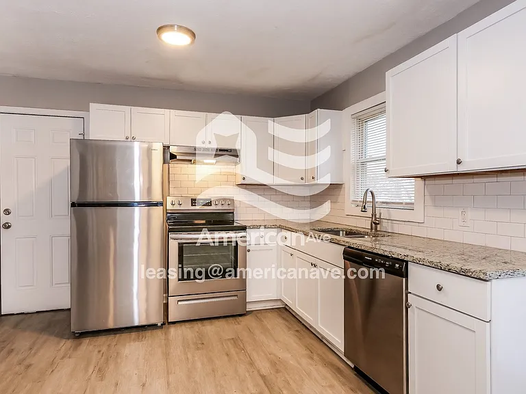 775358_007_wm_-_kitchen_13396047.jpg