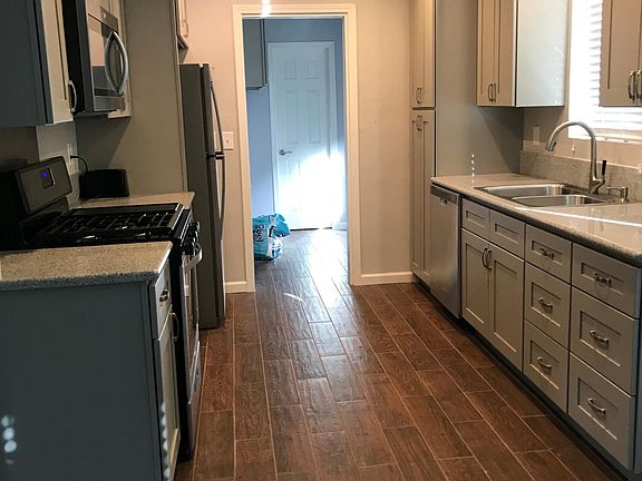 4th image of 5636 Sultana Ave