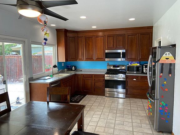 3rd image of 2721 El Monte Way