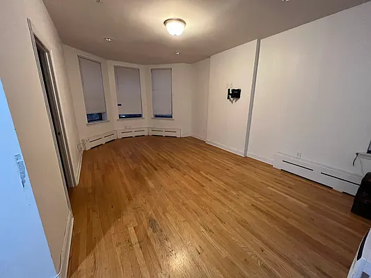 Rented by Amin Property Group Inc | media 22