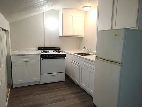 1405 Moore St #5 Photo 1