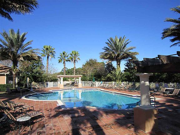 3rd image of 615 Fairway Dr APT 201