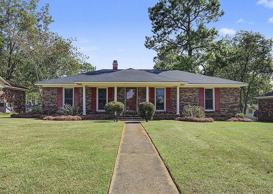 1st image of 2816 Reeves Ln