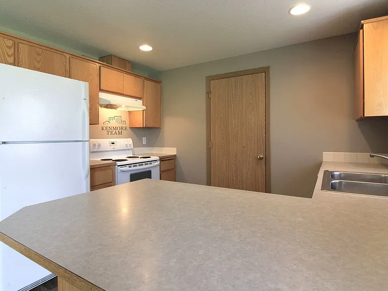 8411 Stutz Dr — Photo 3