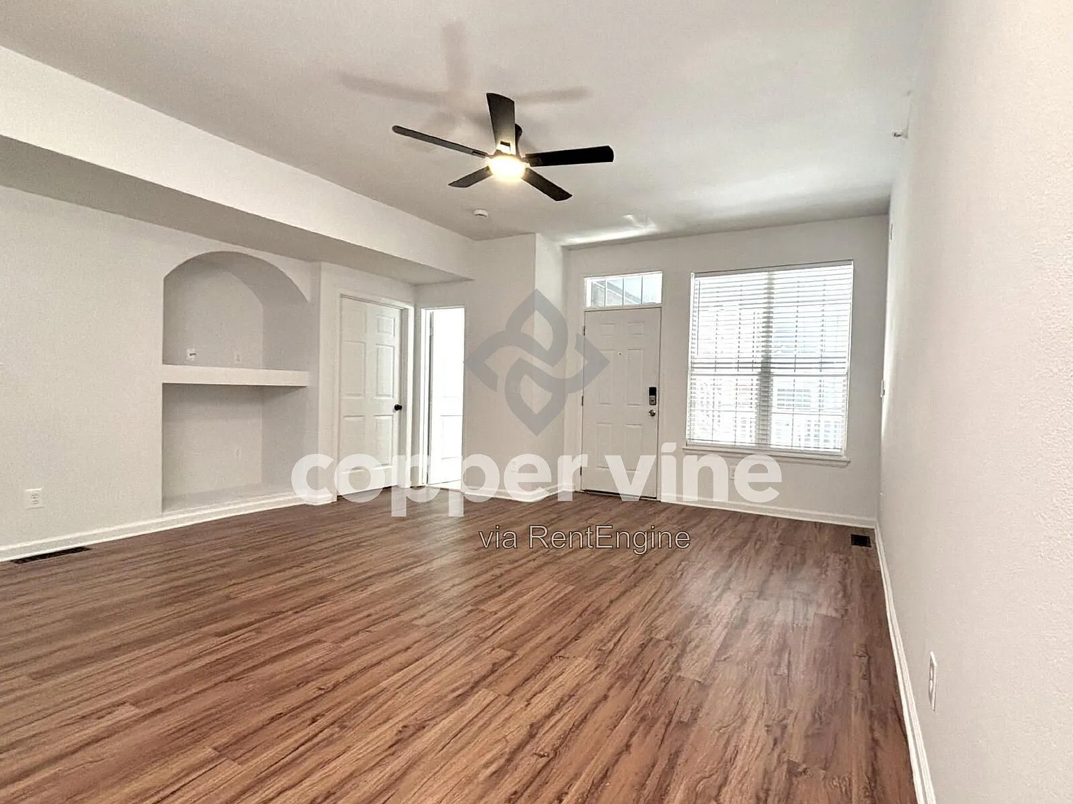 2 bed, 2.0 bath, 926 sqft, $1,845 — Photo 3