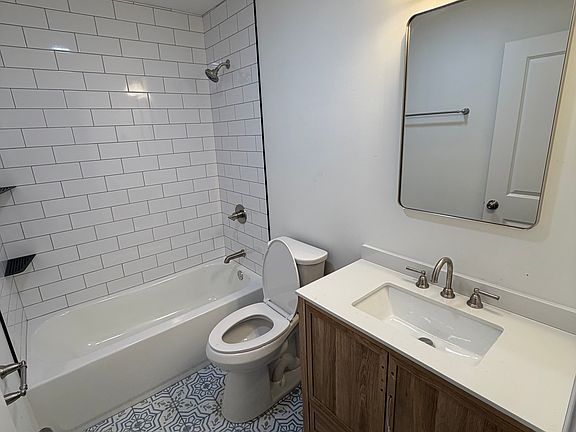 5th image of 24 W 71st Pl