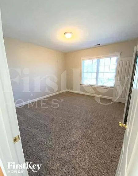 205 Barberry St — Photo 8
