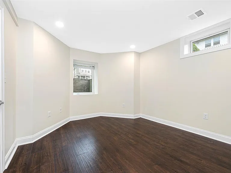 68 Winchester St #2 — Photo 16