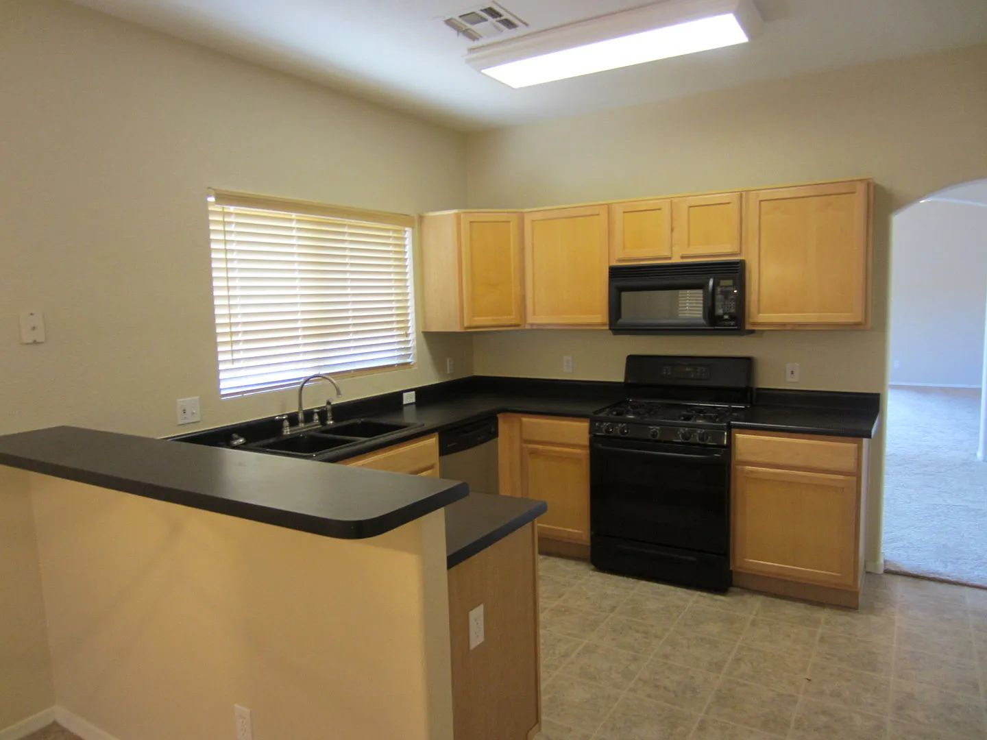 3 Bedroom 2 Bath in Continental Ranch Located on a Big Cul De Sac Lot — Photo 4