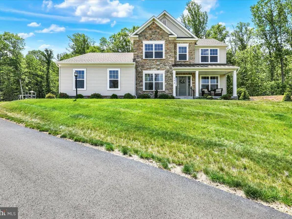 198 Oak Grove Rd, Morgantown, PA 19543
