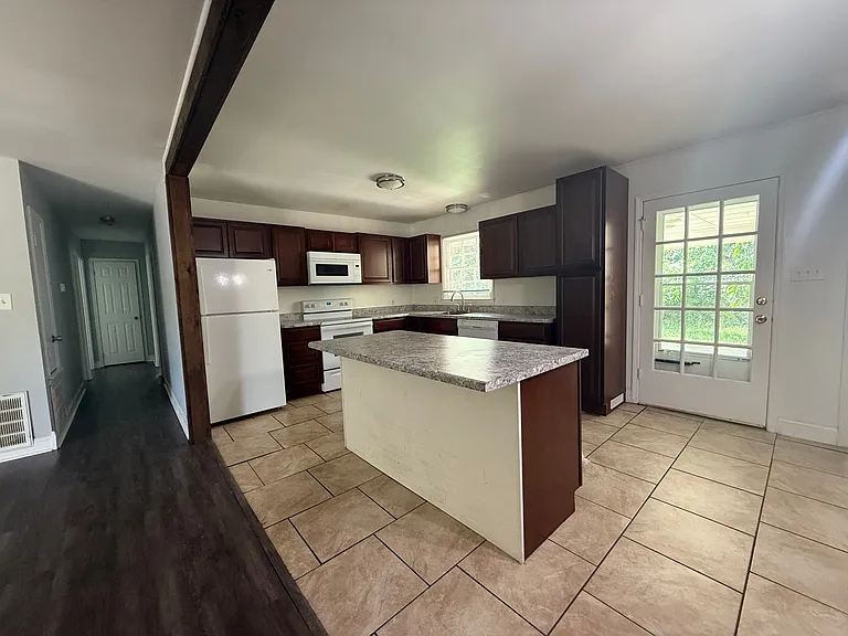 2104 Marshallville Rd — Photo 5
