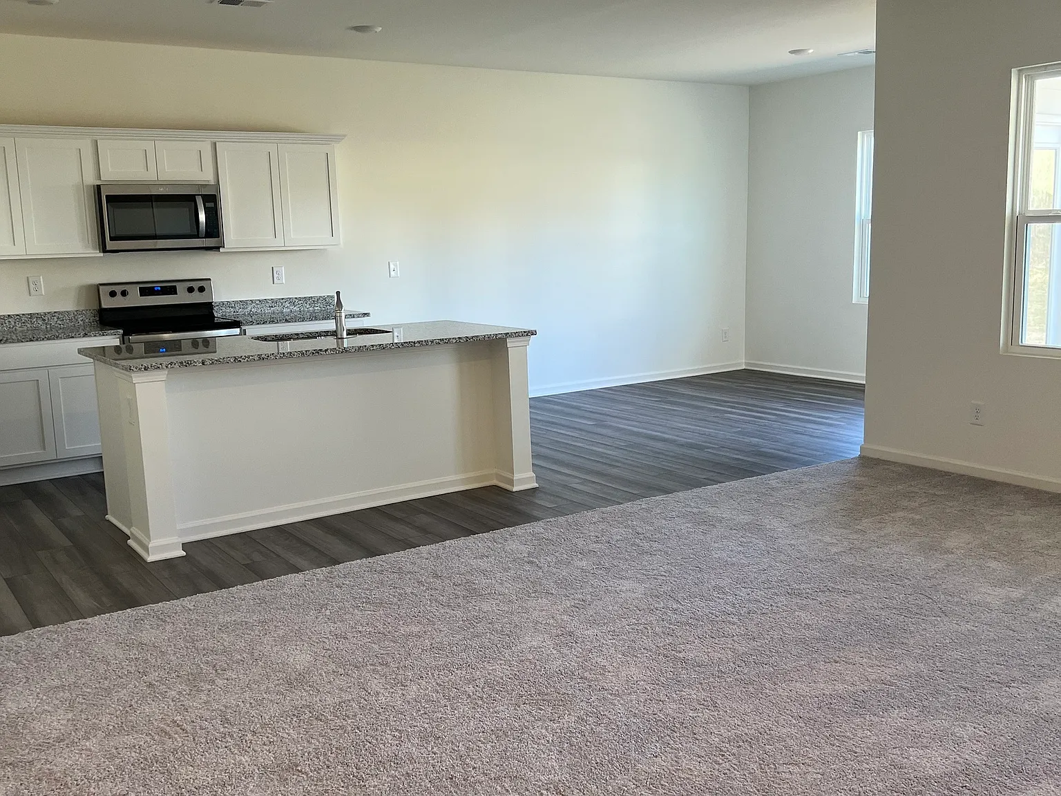 4 bed, 2.0 bath, 2008 sqft, $2,200 — Photo 3