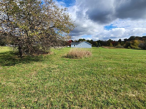 5th image of 7 Foxtail Ln