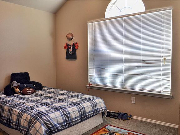 2nd image of 2923 Gospel Dr
