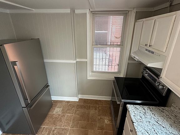 3rd image of 3906 Louisiana Ave