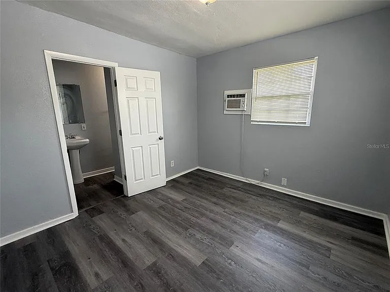1748 2nd St NE — Photo 6