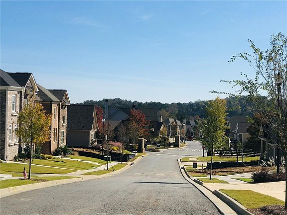4th image of 430 Serenity Ln