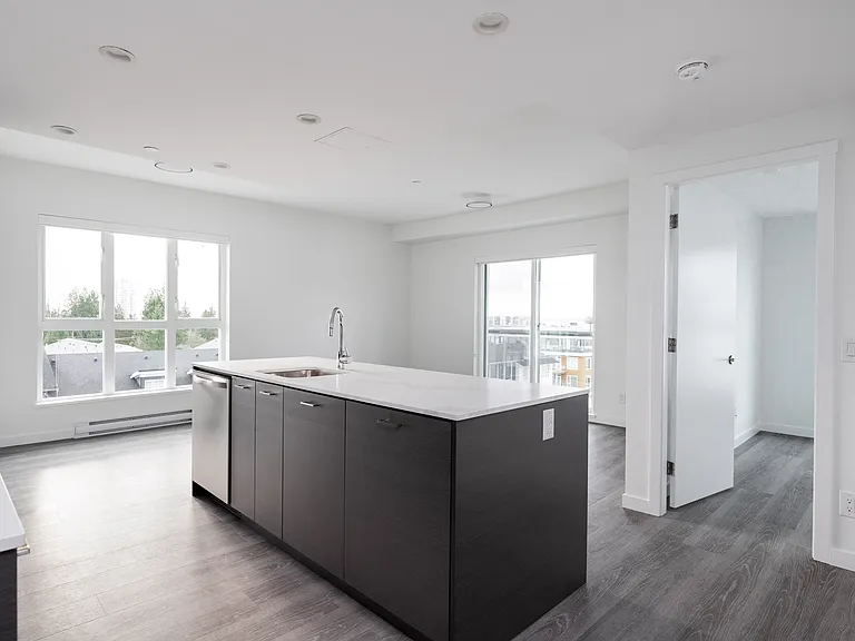 537 Foster Ave — Photo 42