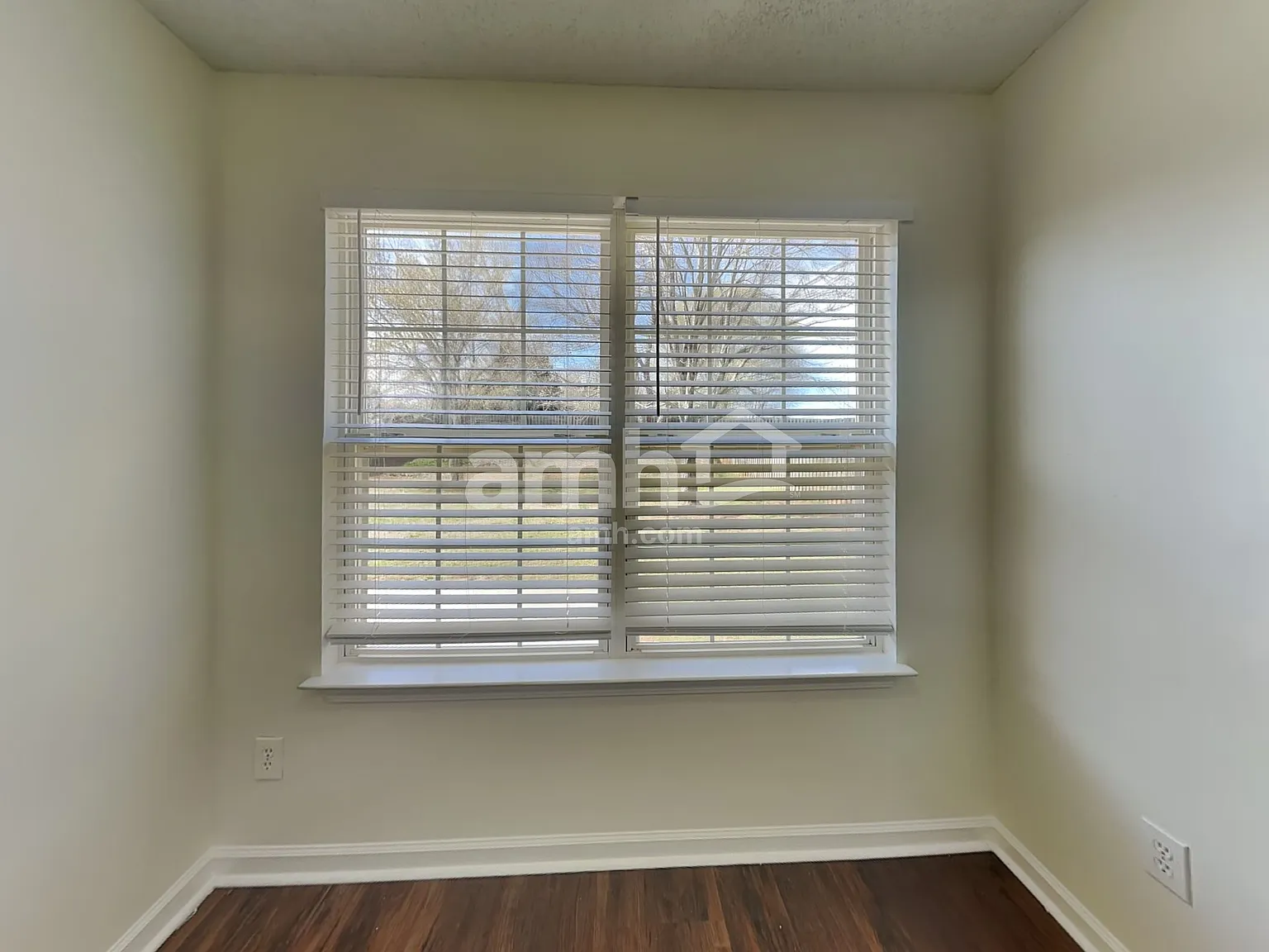 4 bed, 2.5 bath, 2000 sqft, $2,200 — Photo 4