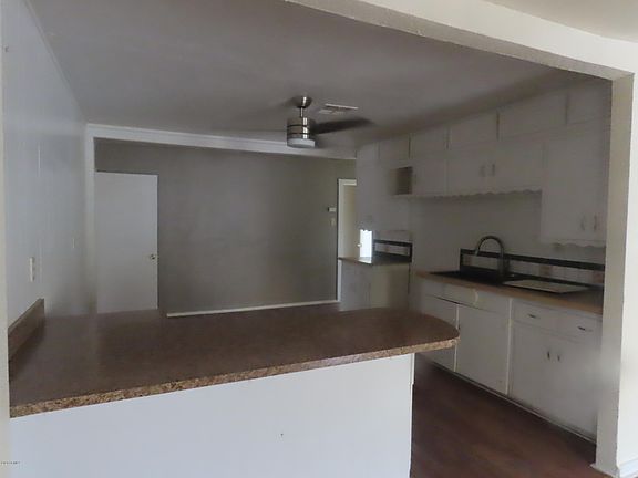 5th image of 422 W Moffatt St