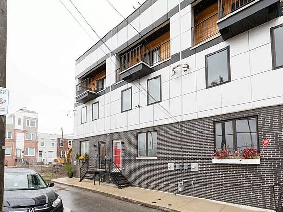 4th image of 2628 Ritter St