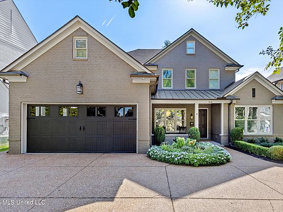 2nd image of 368 Woodmere Ln