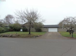 1718 Lawnridge Ave, Springfield, OR 97477