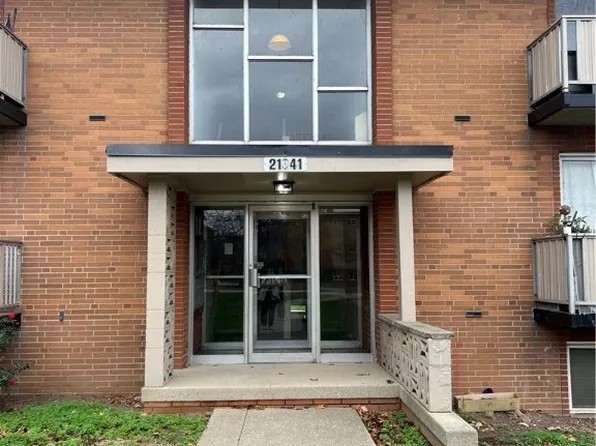 21841 River Oaks Dr APT B7, Rocky River, OH 44116
