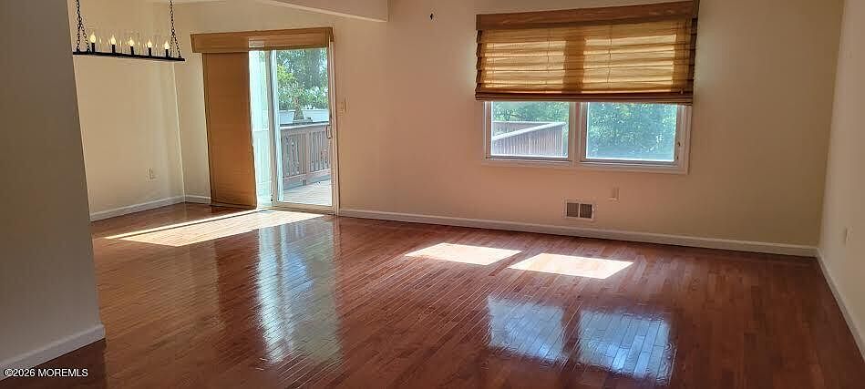 1st image of 61 Essex Dr