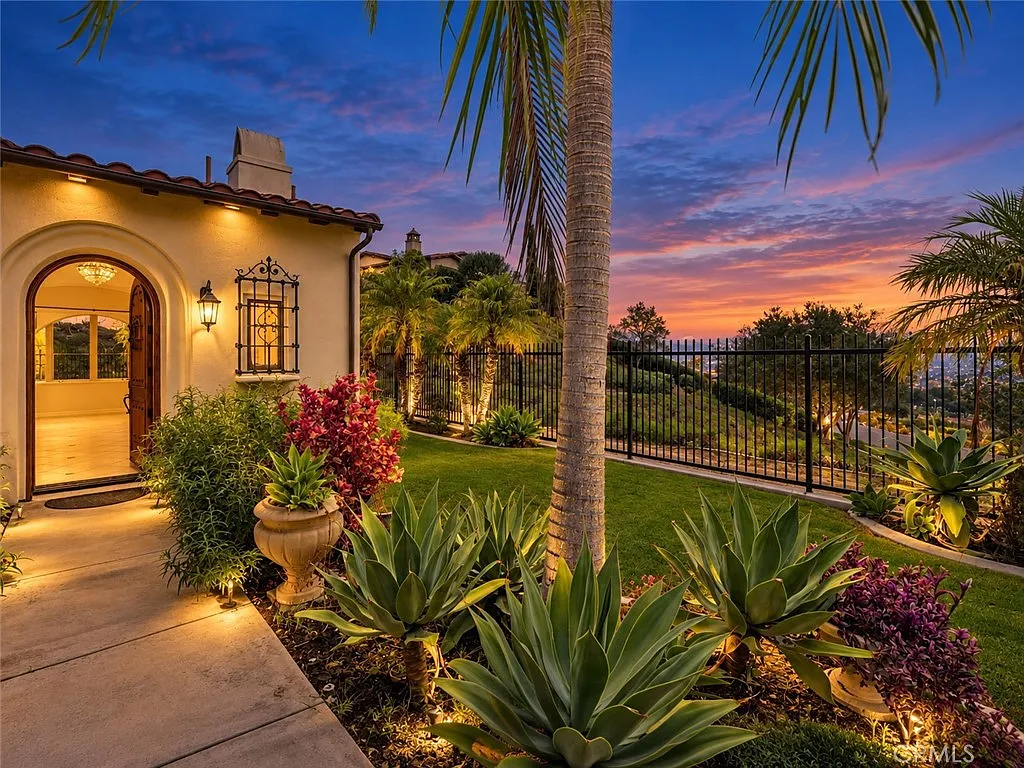 4 bed, 4.5 bath, 3124 sqft, $11,000 — Photo 2