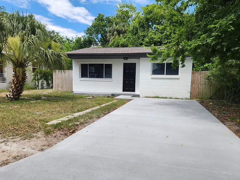 851 State Ave — Photo 3