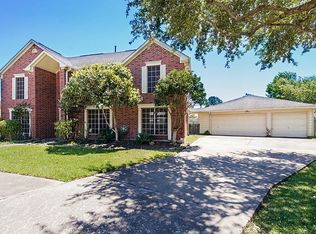 1401 Briar Crest Ct, Pearland, TX 77581
