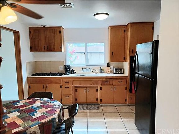 5th image of 1129 E Thackery St