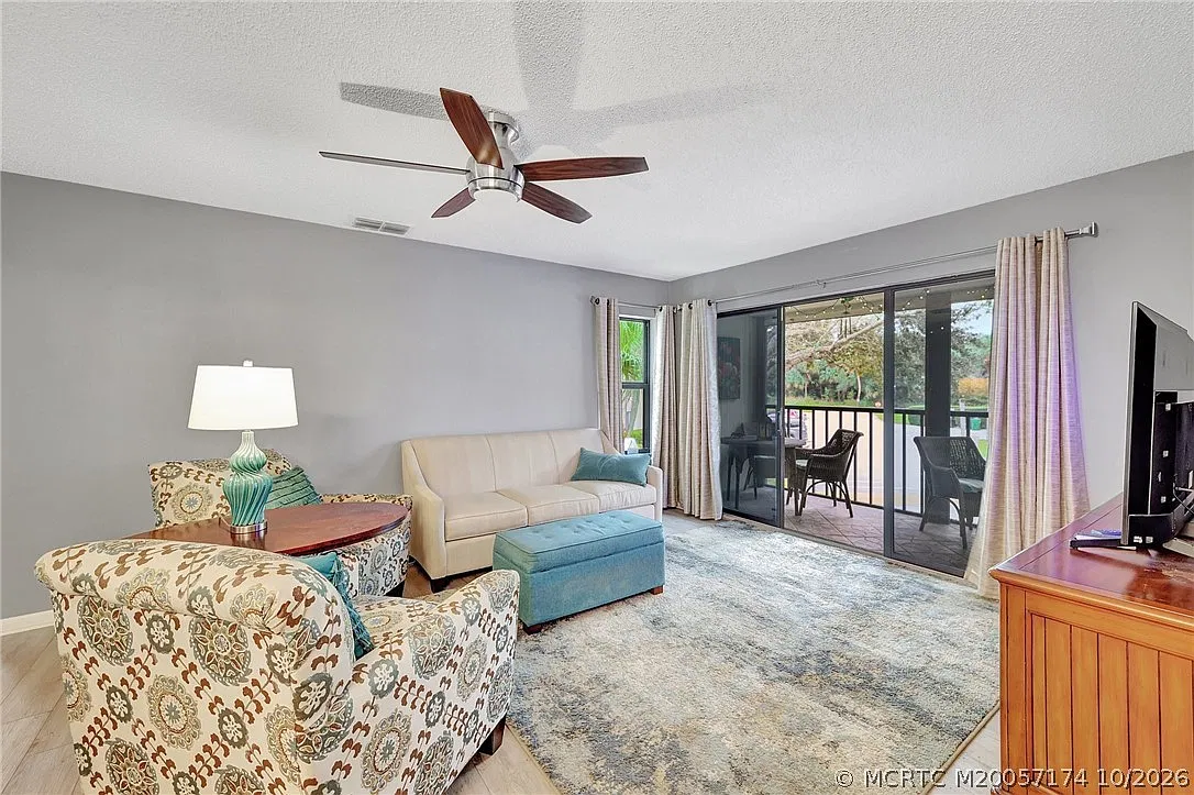 2 bed, 2.0 bath, 1111 sqft, $2,000 — Photo 3