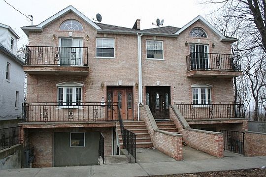 4th image of 2214 98th St