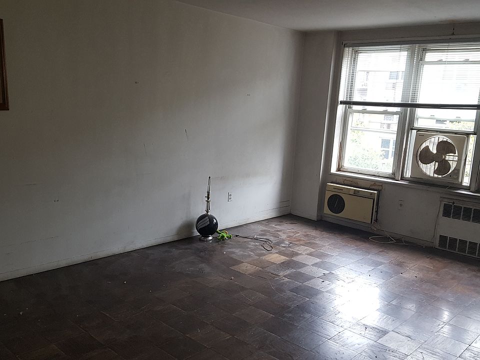 1st image of 14215 Franklin Ave #5D