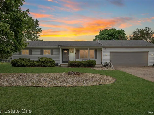 163 Cross Timbers St, Oxford, MI 48371
