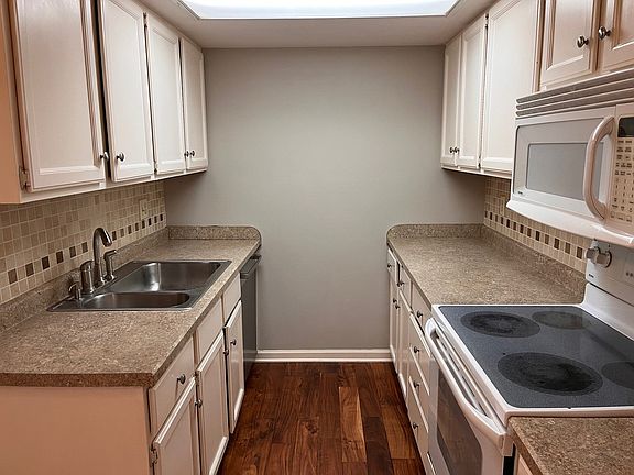 5th image of 3620 Independence Ave S APT 80