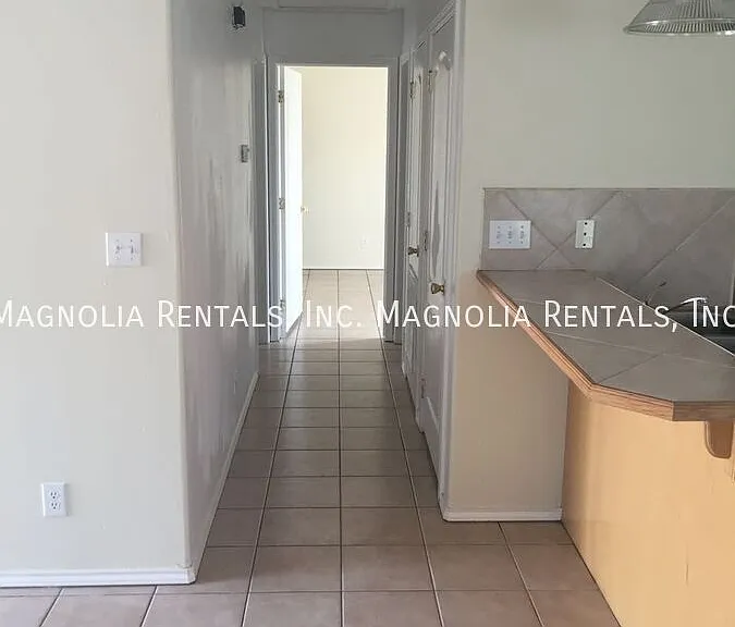 2514 Salvatierra Ave #2 — Photo 4
