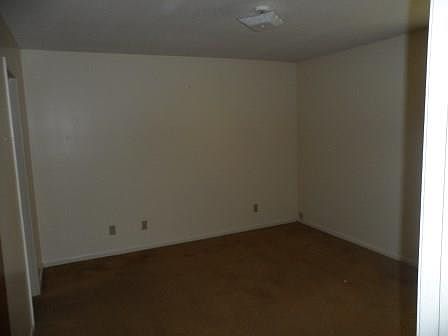 4th image of 411 Garden Grv