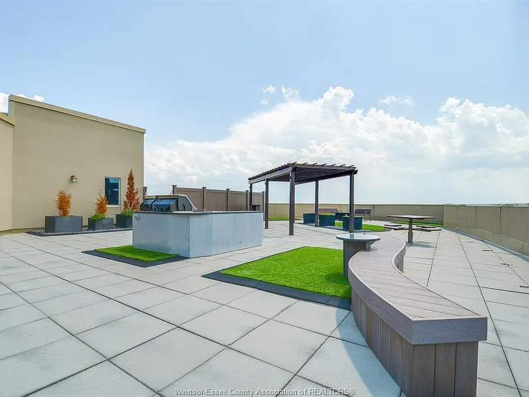 1225 Riverside Dr E #101 — Photo 36