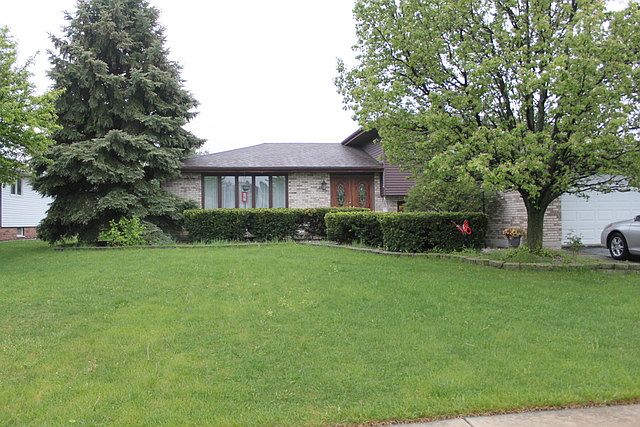 1st image of 7425 W 157th St
