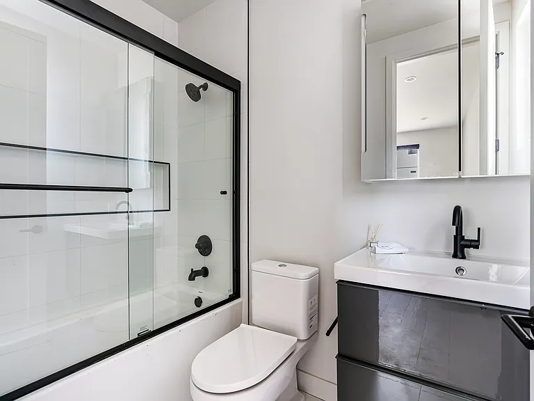 1412 W 2nd St #1/2 — Photo 9