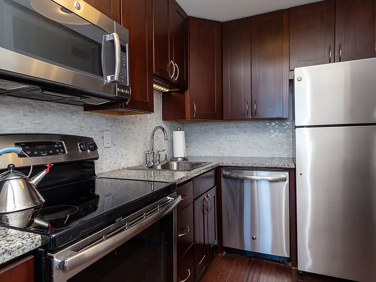 1850 N Clark St #2206 — Photo 6