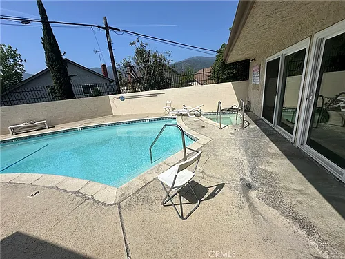 3010 Montrose Ave Photo 1