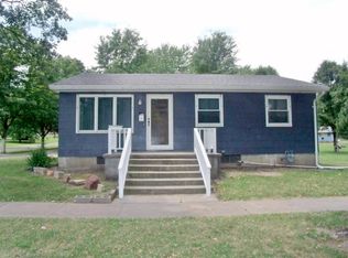 1100 Shawnee St, Hiawatha, KS 66434