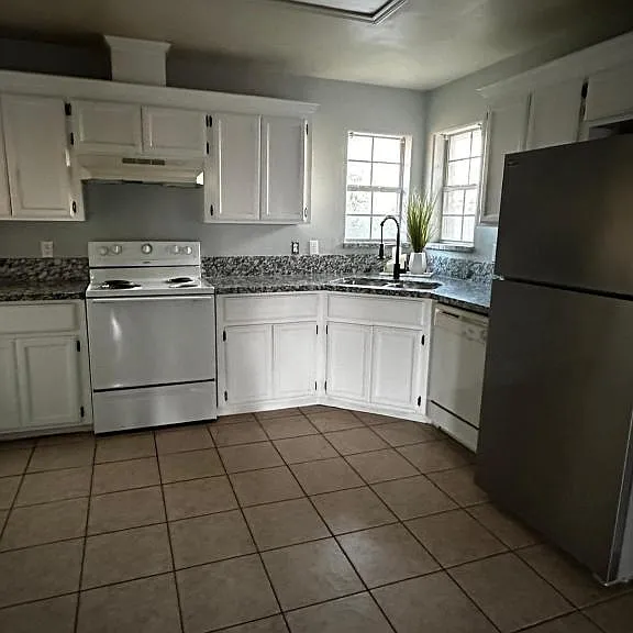 1301 N Sal St #4 — Photo 3