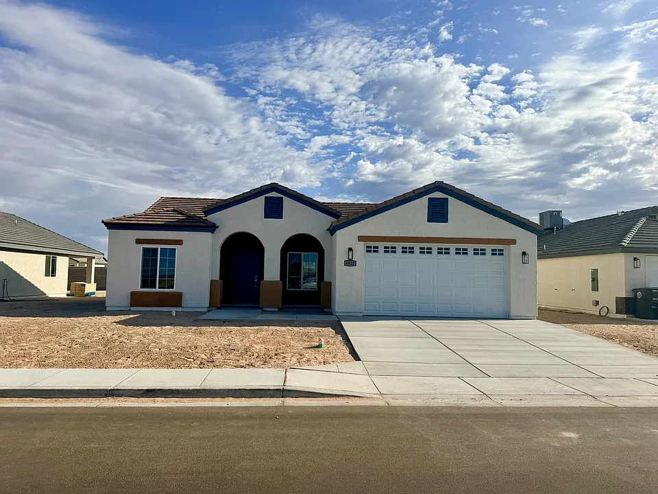 4022 E Eric Salazar Pl