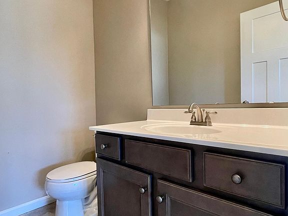 Common area 1/2 bath