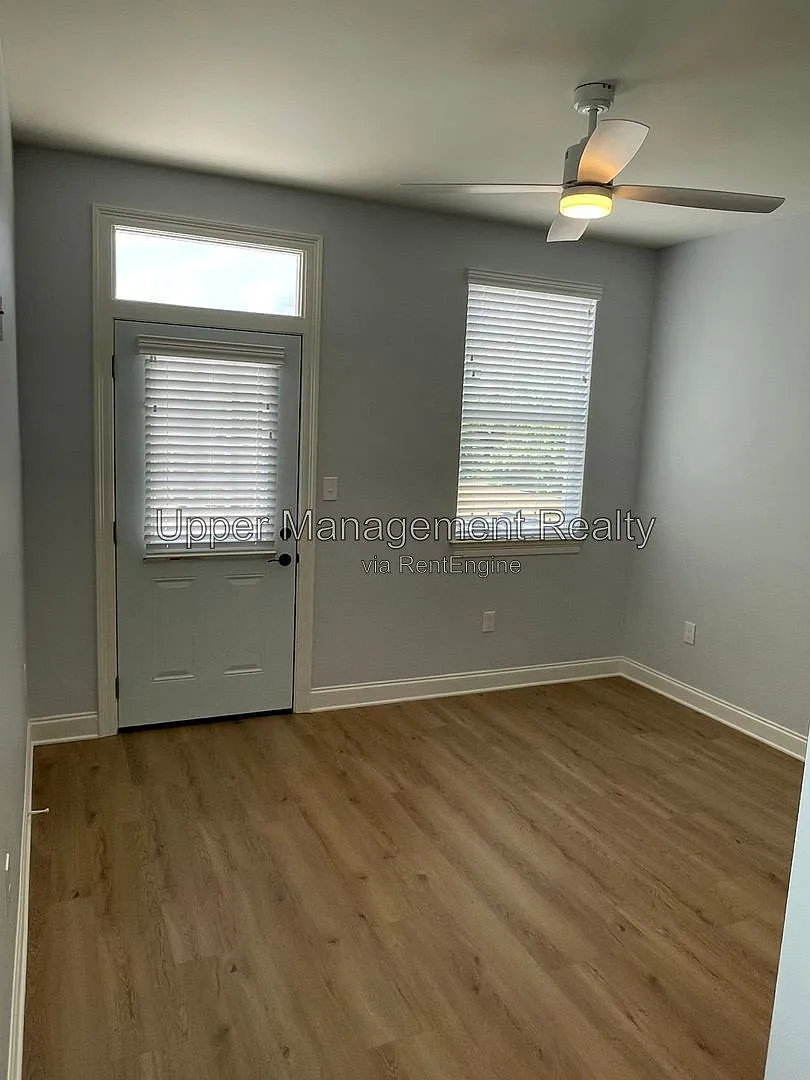 3 bed, 3.5 bath, 1475 sqft, $1,850 — Photo 4